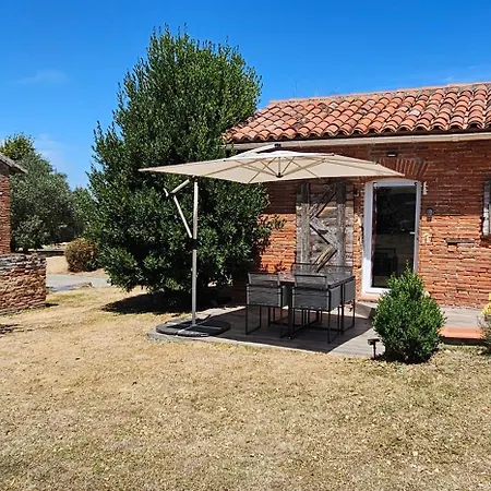 Couette-café Les Hauts De Sames 3*